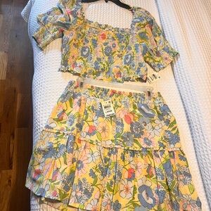 Bar III floral set skirt and crop top NWT SIZE LARGE